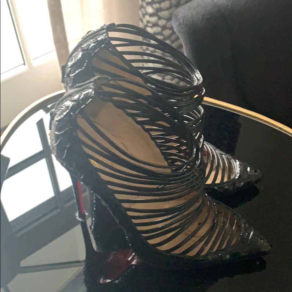 Christian loubiton pump